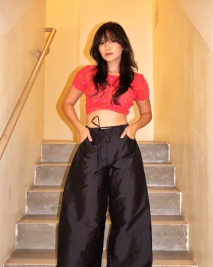 isse-on-model-front-1