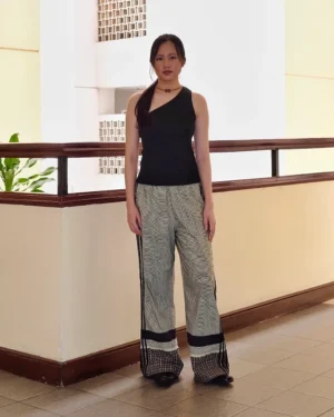 tuppa-on-model-front